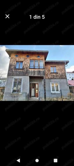 Casă cu 6 camere în Central