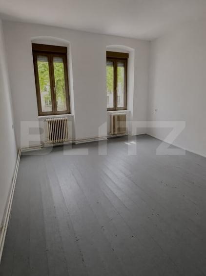 Casă individuală cu 4 camere cu Canalizare în Elisabetin
