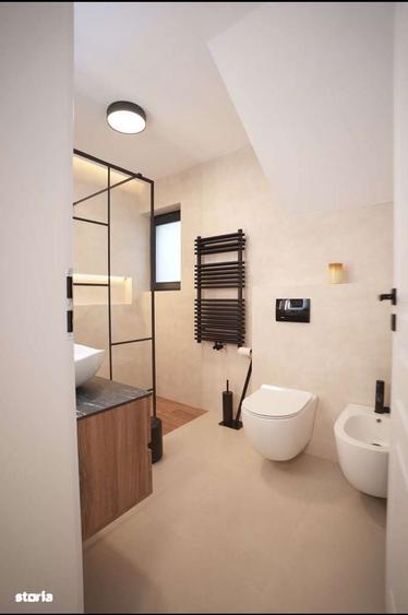 Casă cu 4 camere cu Teren 370 Mp în Rediu