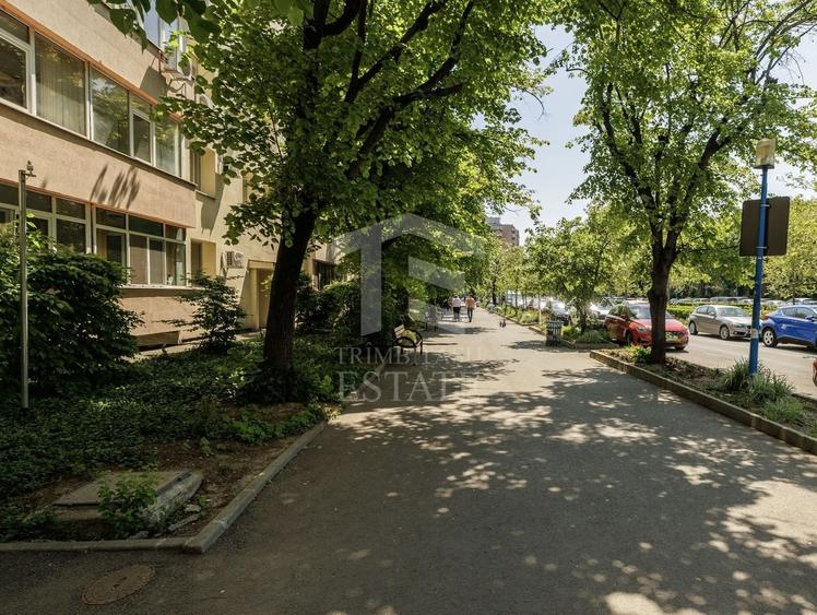Apartament cu 3 camere semidecomandat în Parcul Circului