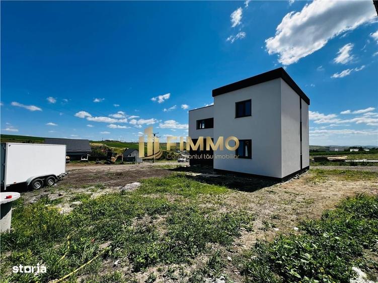 Casă cu 4 camere cu Teren 500 Mp în Moara