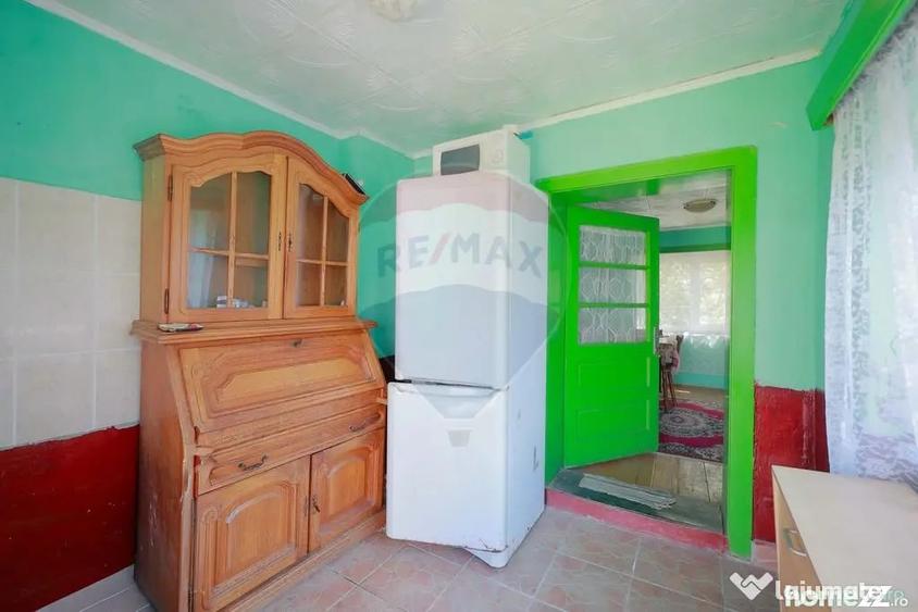 Casă cu 4 camere cu Teren 901 Mp în Vadu Crișului