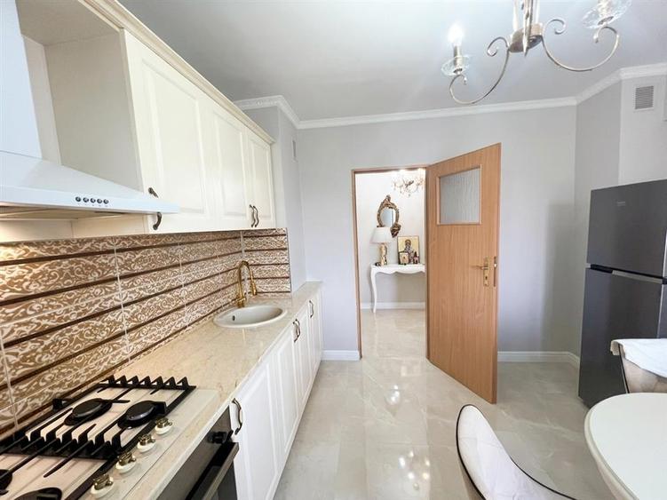 RECO, apartament decomandat,4 camere, bloc cu lift, Nufarul - 14