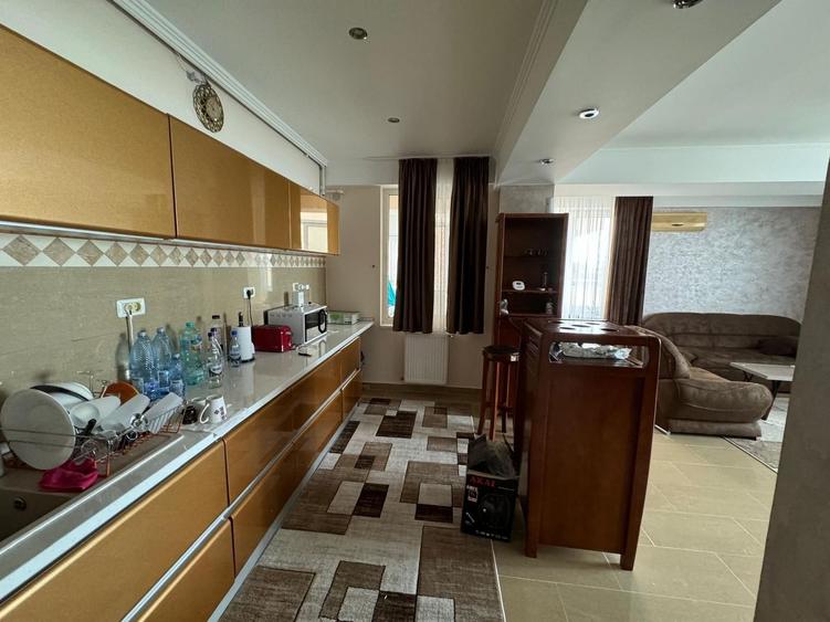 Apartament cu 3 camere decomandat, mobilat în Nord