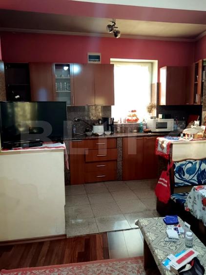 Casă individuală cu 4 camere cu Canalizare în Mândra