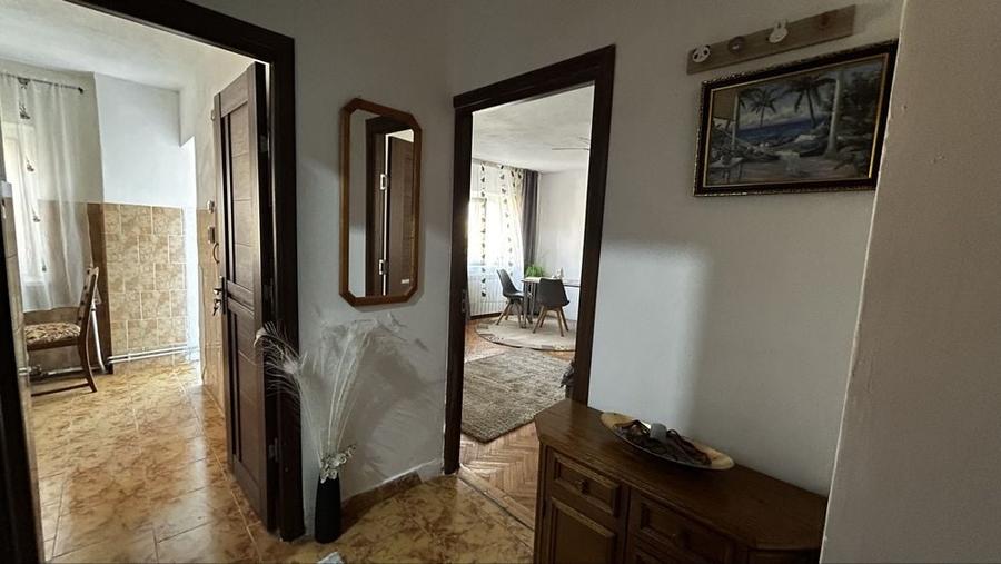 Garsonieră decomandată în Bran