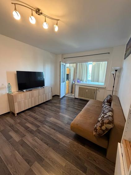 Apartament cu 3 camere decomandat, mobilat în Alexandru Obregia