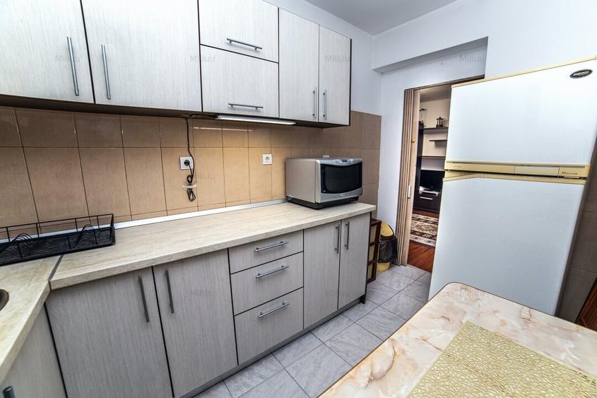 Apartament cu 3 camere semidecomandat, mobilat în Crângași