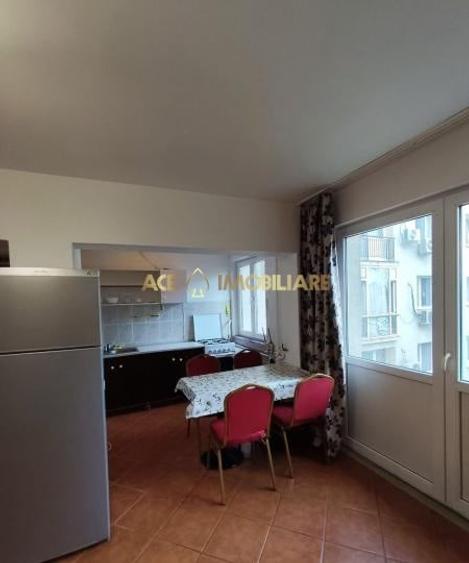 Apartament cu 3 camere decomandat, mobilat în Victoriei