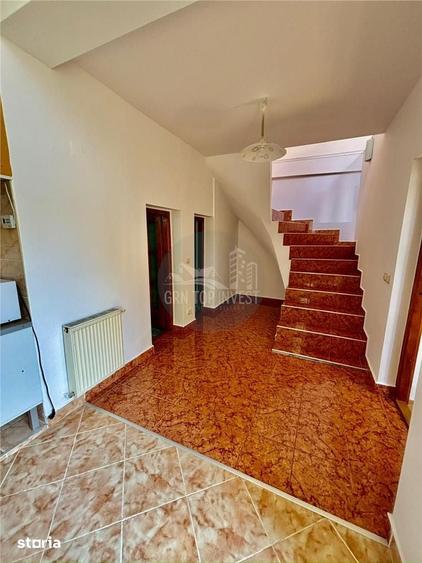 Casă cu 5 camere cu Teren 300 Mp în Calea Dumbrăvii