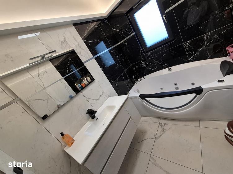 Casă cu 4 camere cu Teren 405 Mp în Roșu