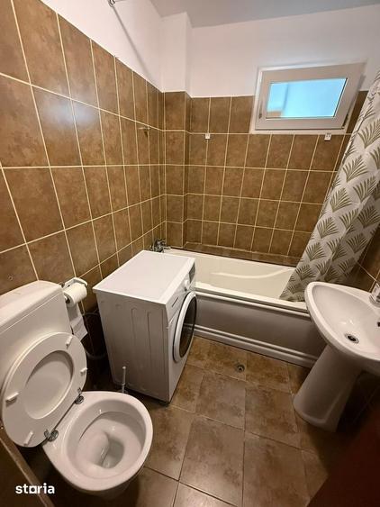 Apartament cu 4 camere semidecomandat în Central
