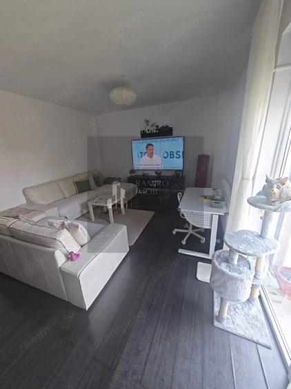 Apartament cu 3 camere decomandat în Dobroești