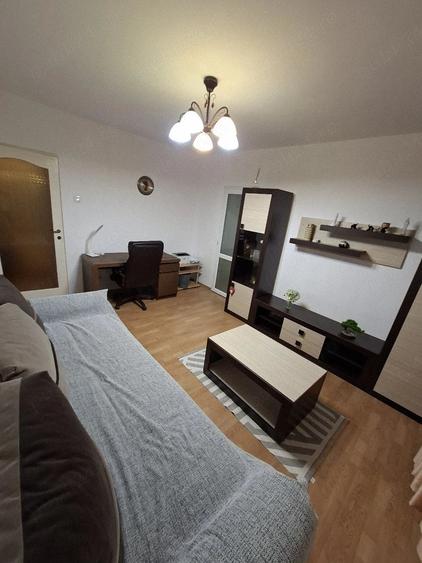 Apartament cu 2 camere decomandat în Drumul Taberei