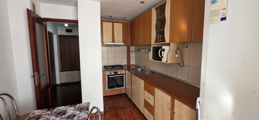 Apartament cu 3 camere decomandat, mobilat în E3