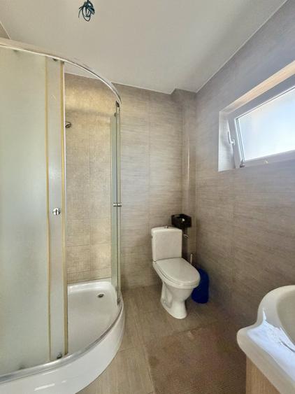 Casă individuală cu 4 camere cu Garaj în Sânmihaiu Român