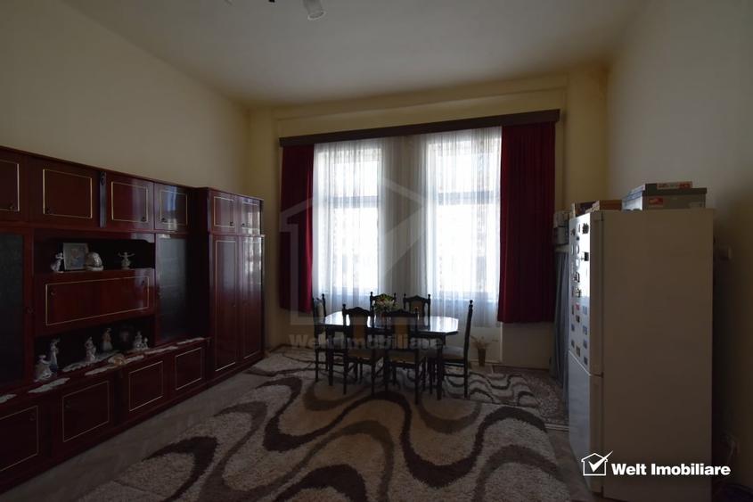 Apartament cu 3 camere semidecomandat, mobilat în Central