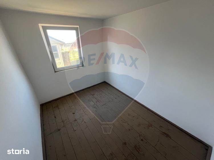 Casă cu 3 camere cu Teren 7000 Mp în Movilița