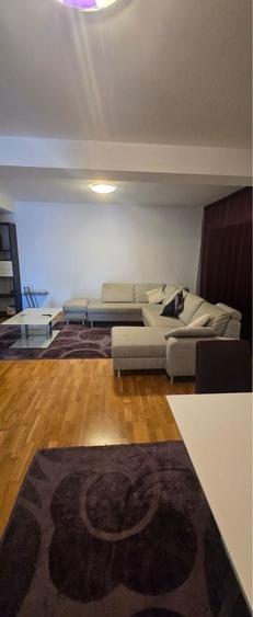 Casă cu 4 camere în 1 Decembrie
