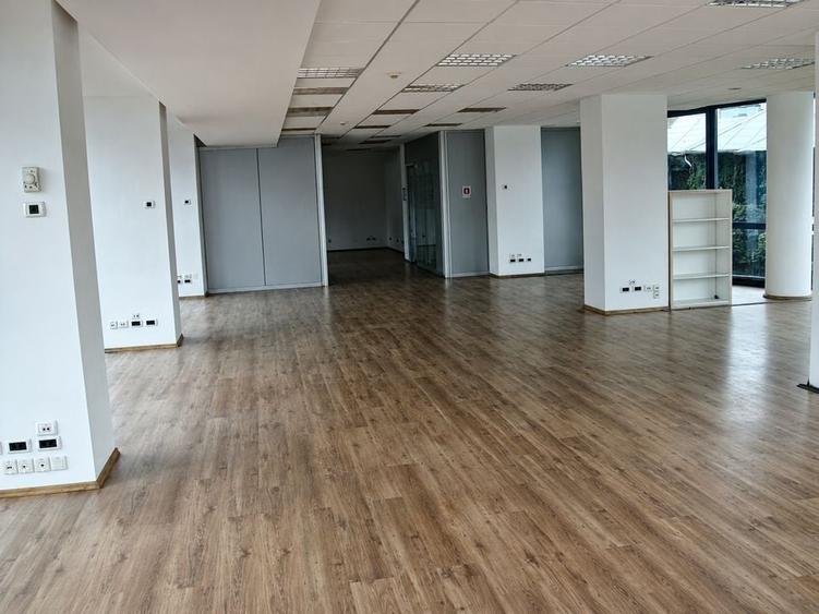 Birou, de 1,100 mp, în Gara de Nord