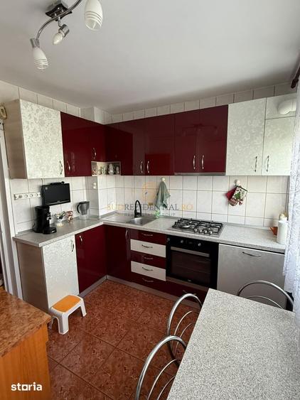 Apartament cu 3 camere, mobilat în Berceni