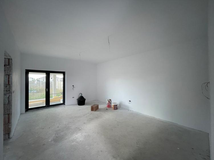 Duplex cu 4 camere cu Canalizare în Urseni