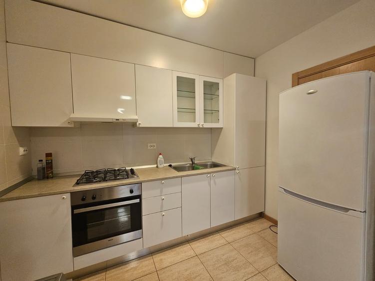 Apartament cu 2 camere decomandat în Costin Georgian