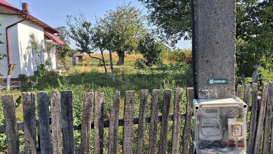 Teren de 2088 mp, în Ceaușești