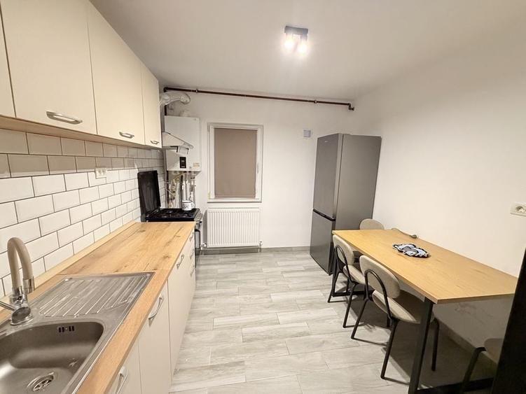 Apartament cu 2 camere decomandat în Central