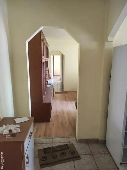 Apartament cu 4 camere semidecomandat în Central