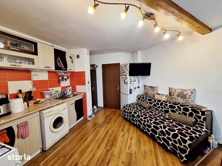 Apartament cu 2 camere decomandat în Mioriței