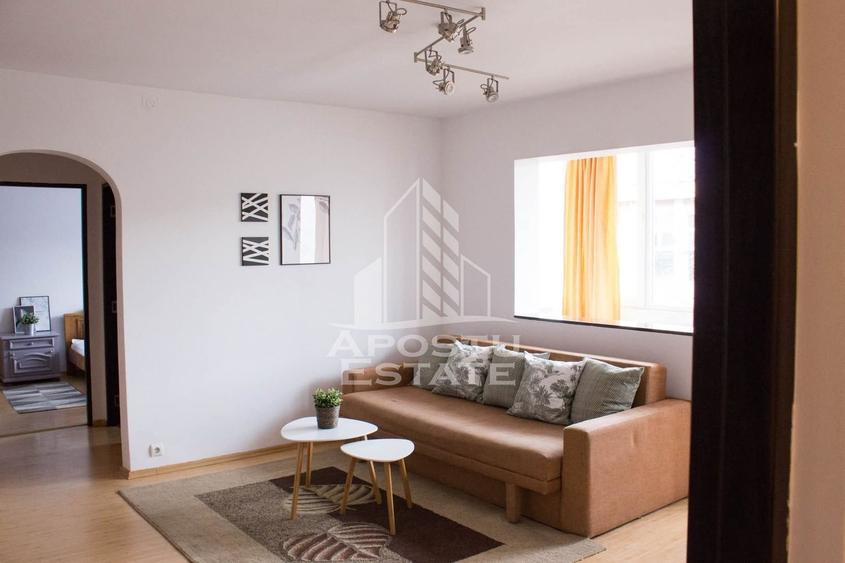 Apartament cu 2 camere semidecomandat, mobilat în Girocului