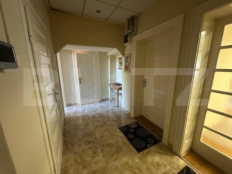 Apartament cu 3 camere decomandat, mobilat în Titulescu