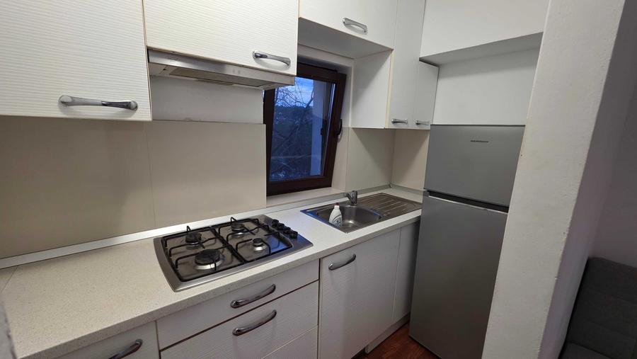 Apartament cu 3 camere decomandat în Exterior Vest
