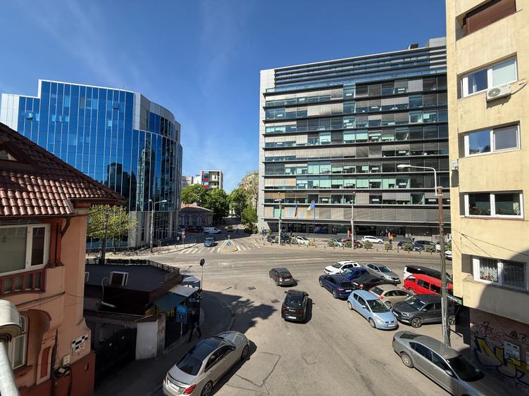 Birou, de 25 mp, în Dacia