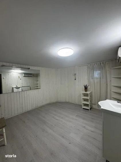 Spațiu comercial, de 85 mp, în Cornișa