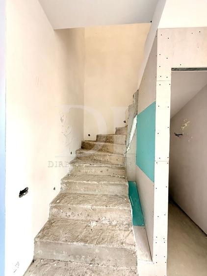 Casă cu 4 camere cu Teren 700 Mp în Jucu