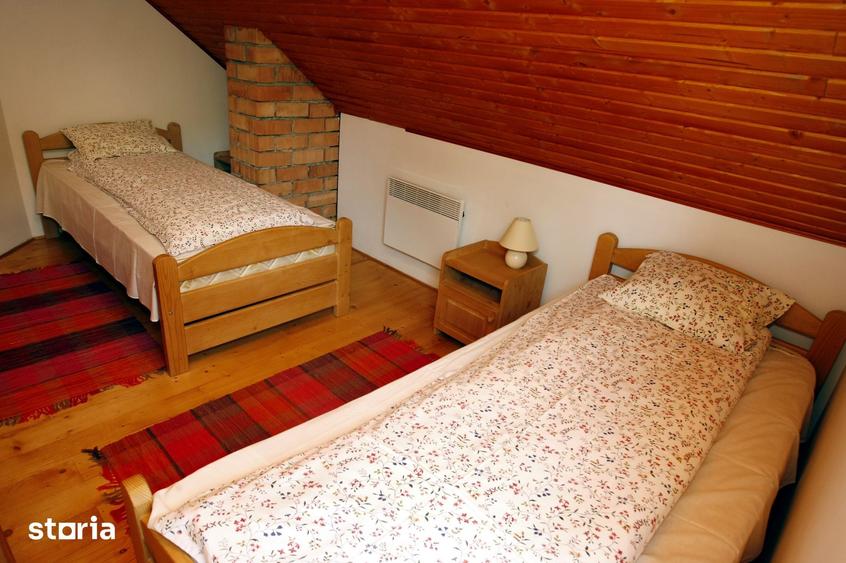 Casă cu 5 camere cu Teren 1800 Mp în Zetea