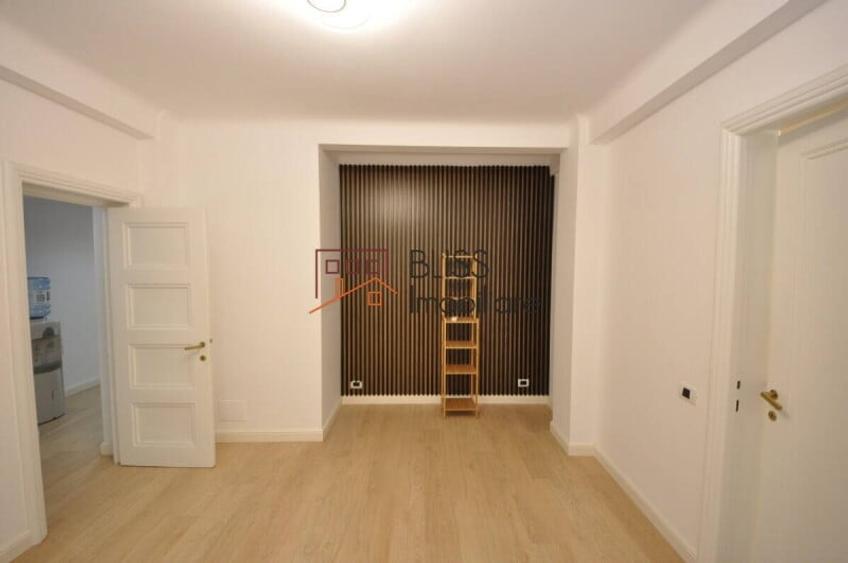 Apartament cu 2 camere semidecomandat în Victoriei