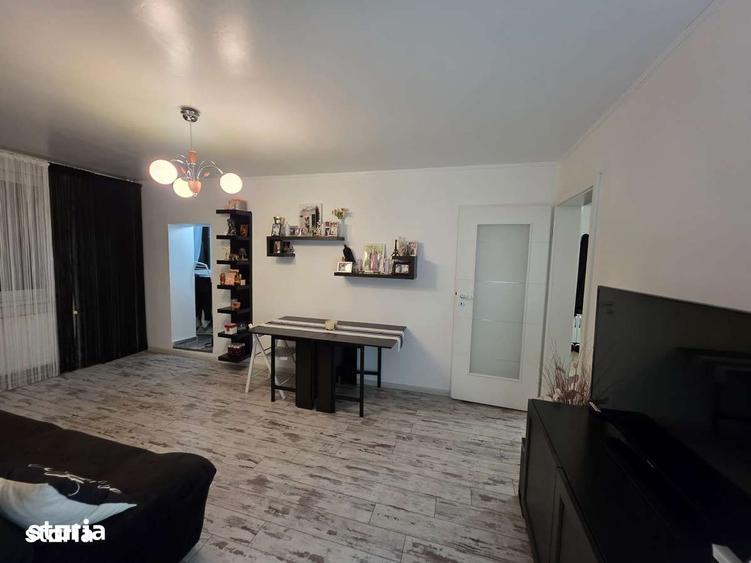 Apartament cu 4 camere decomandat în Berceni