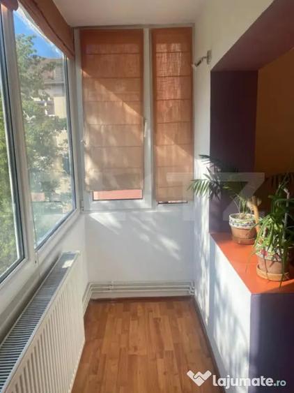 Apartament cu 4 camere decomandat în Soarelui