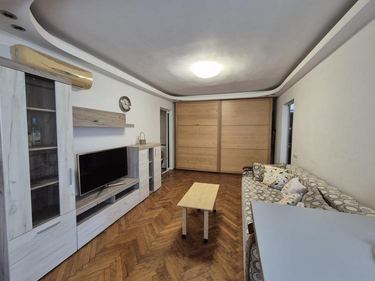 Apartament cu 2 camere semidecomandat în Câmpia Libertății