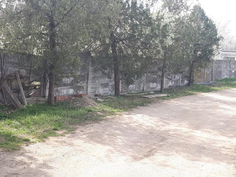 Teren de 2996 mp, în Vest