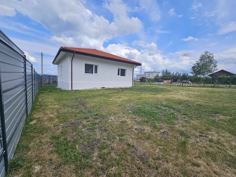 Casă cu Teren 600 Mp în Central