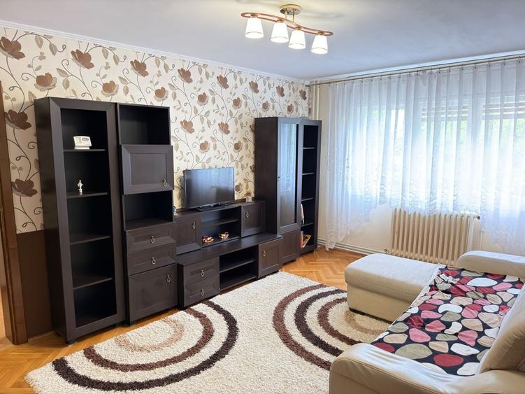 Apartament cu 3 camere decomandat, mobilat în Circumvalațiunii