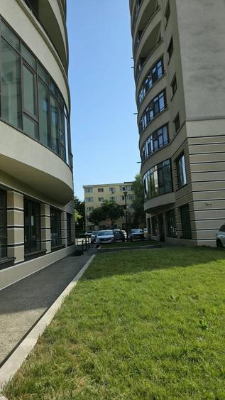 Apartament cu 2 camere decomandat în Podul de Fier