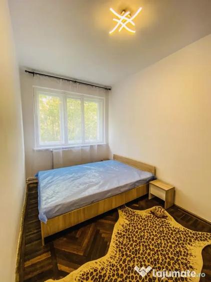 Apartament cu 3 camere semidecomandat în Copou