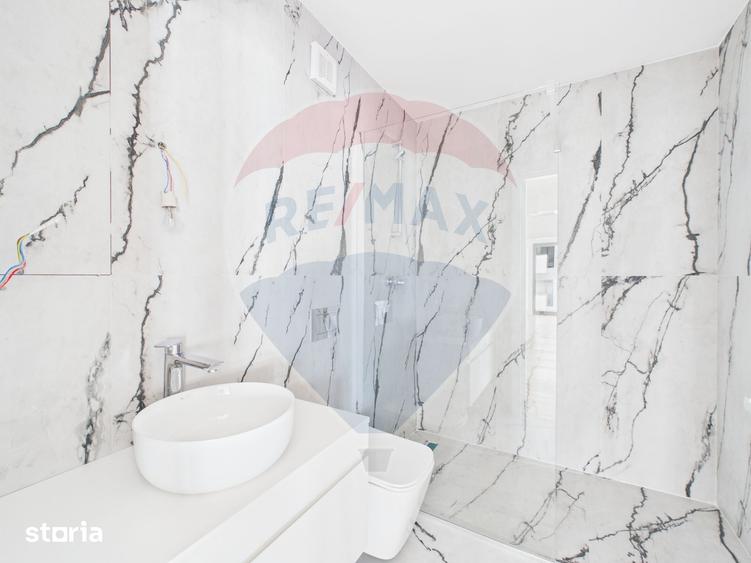 Apartament cu 4 camere decomandat în Central