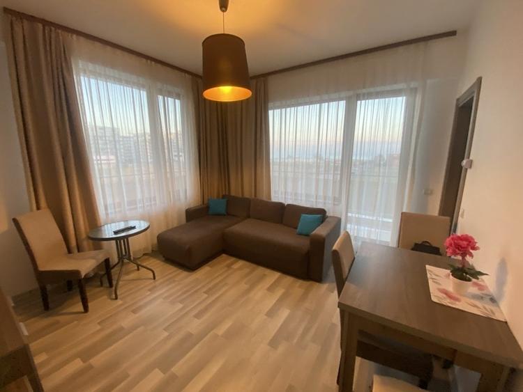 Apartament cu 2 camere semidecomandat, mobilat în Central