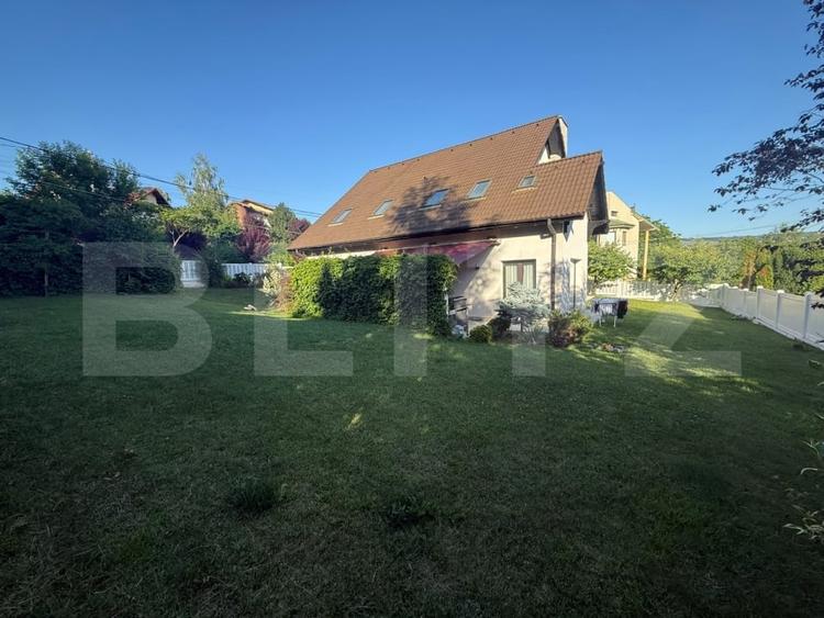 Casă individuală cu 4 camere cu Canalizare în Bucium